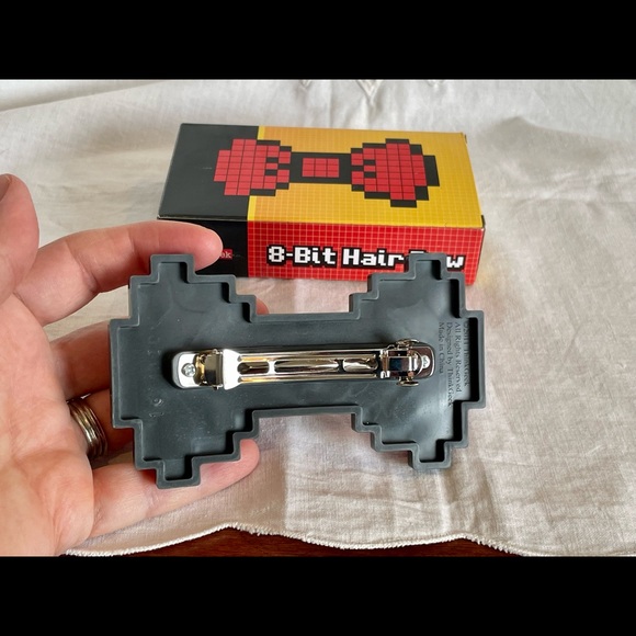 ThinkGeek 8 Bit Hair Bow includes Box Sold Out Hair Clip RARE - Picture 8 of 9